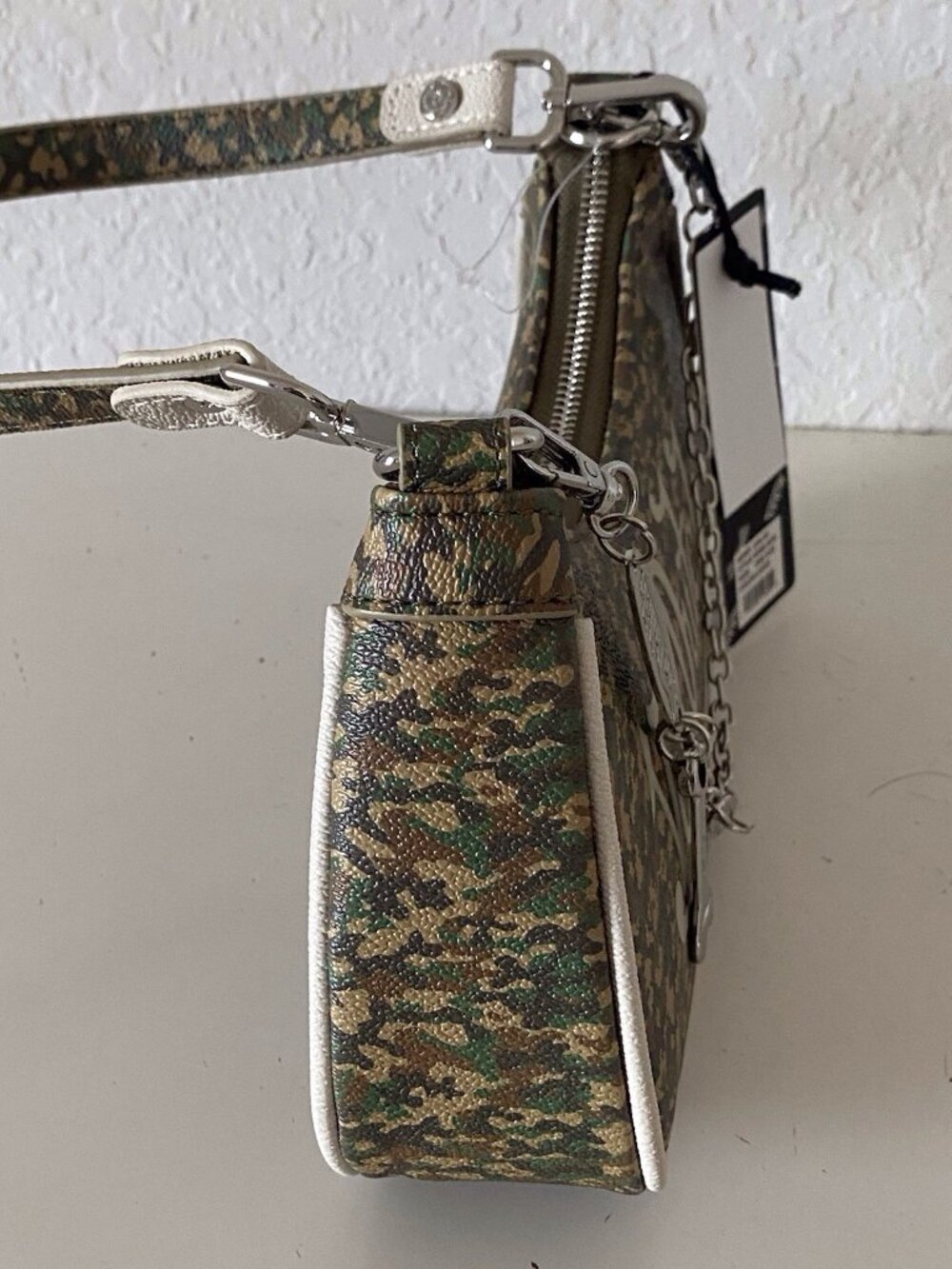 Von Dutch Shoulder Bag Green Khaki Camo Print W/Charms Logo NEW - Picture 9 of 14